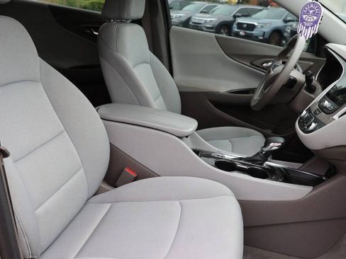 Used 2022 Chevrolet Malibu LT FWD image 14