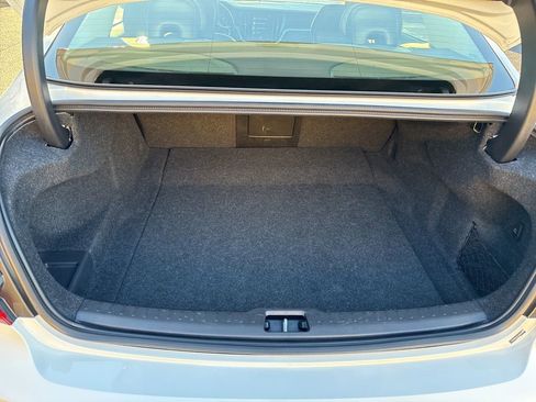 Used 2020 Volvo S60 T5 Momentum image 7