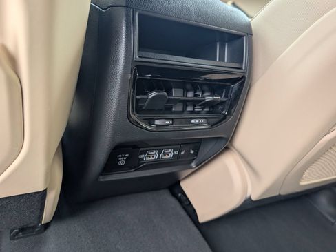 Used 2024 Jeep Grand Cherokee Limited AWD/4WD image 28