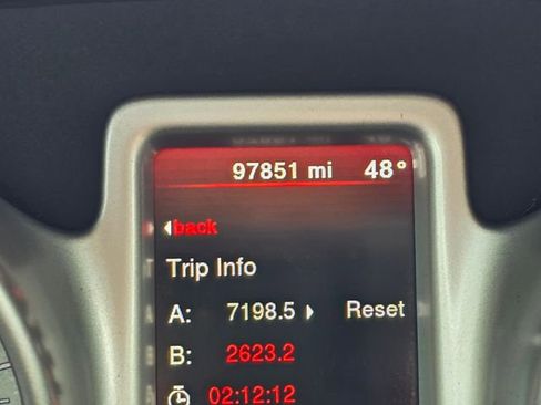 Used 2018 Dodge Journey SE image 4