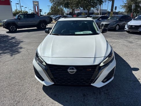 New 2025 Nissan Altima 2.5 SR image 4