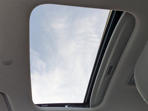 New 2025 Hyundai Venue SEL image 27