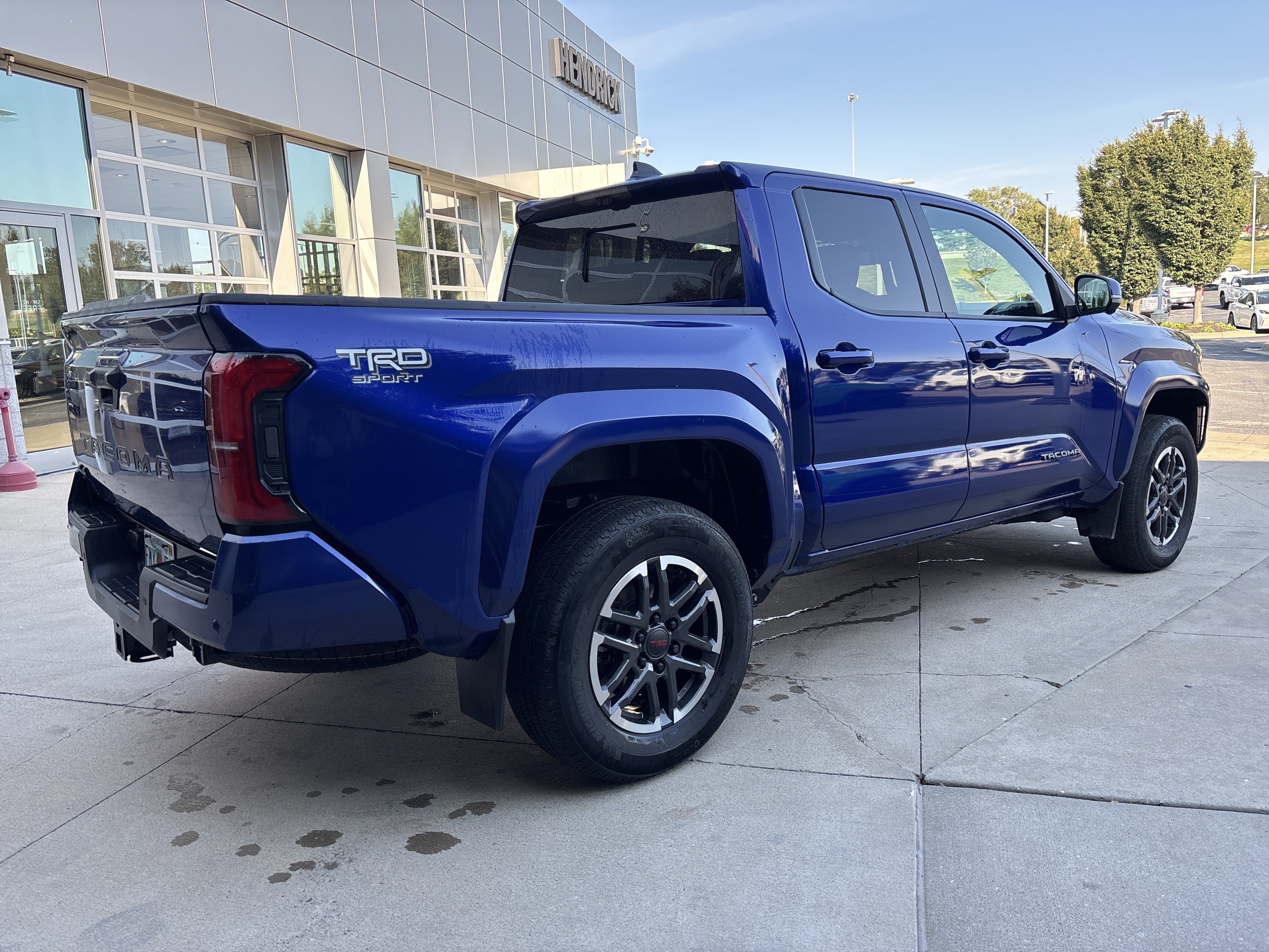 Used 2024 Toyota Tacoma TRD Sport w/ TRD Sport Premium Package AWD/4WD image 6