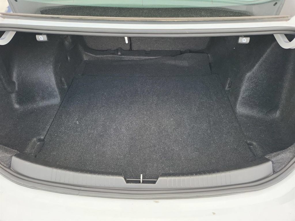Certified 2024 Chevrolet Malibu LT FWD image 17
