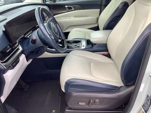 Used 2025 Kia Carnival SX Prestige FWD image 11