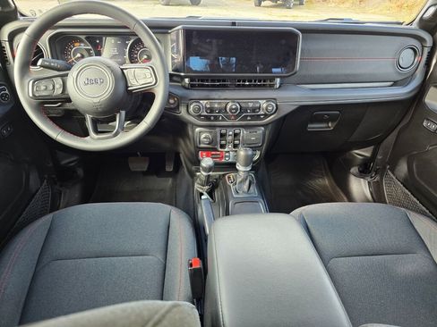 Used 2024 Jeep Wrangler Unlimited Rubicon w/ Convenience Group image 20