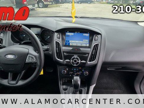 Used 2018 Ford Focus SEL image 17