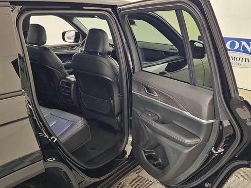 New 2025 Jeep Grand Cherokee Limited image 39