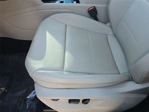 Used 2022 Volkswagen Atlas SE w/ Panoramic Sunroof Package image 14