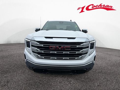 New 2026 GMC Sierra 1500 SLE image 2