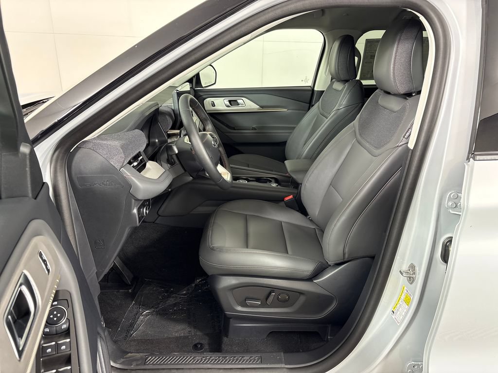 New 2026 Ford Explorer Active w/ Active Comfort Package RWD image 28