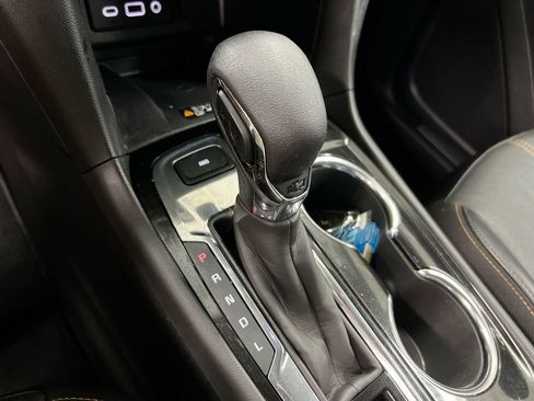 Used 2023 Chevrolet Equinox Premier AWD/4WD image 17