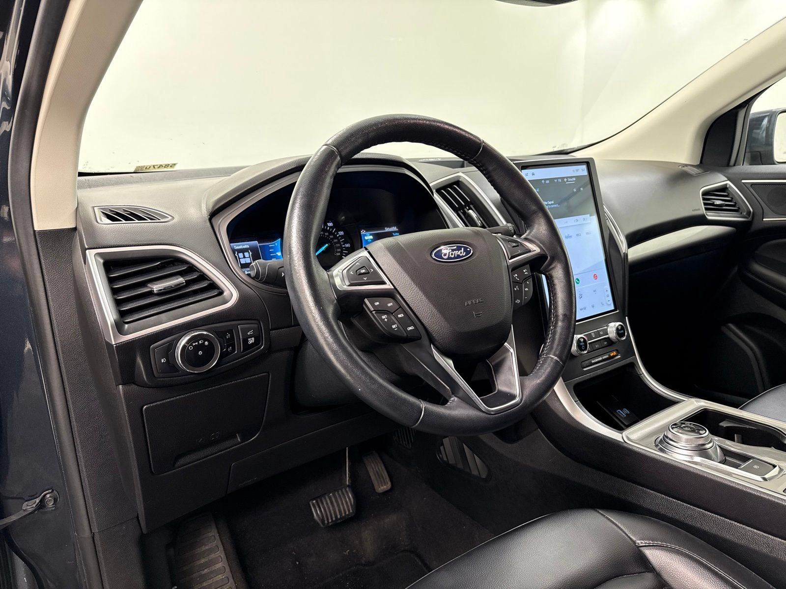 Used 2023 Ford Edge SEL w/ Convenience Package AWD/4WD image 13