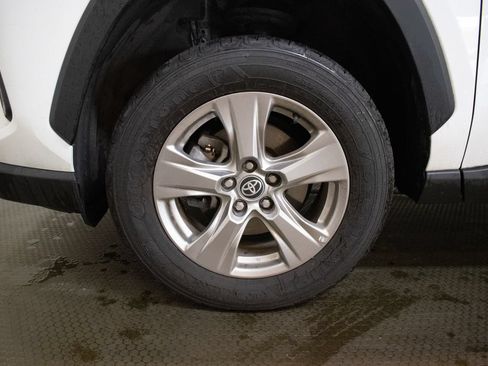 Used 2024 Toyota RAV4 XLE AWD/4WD image 11