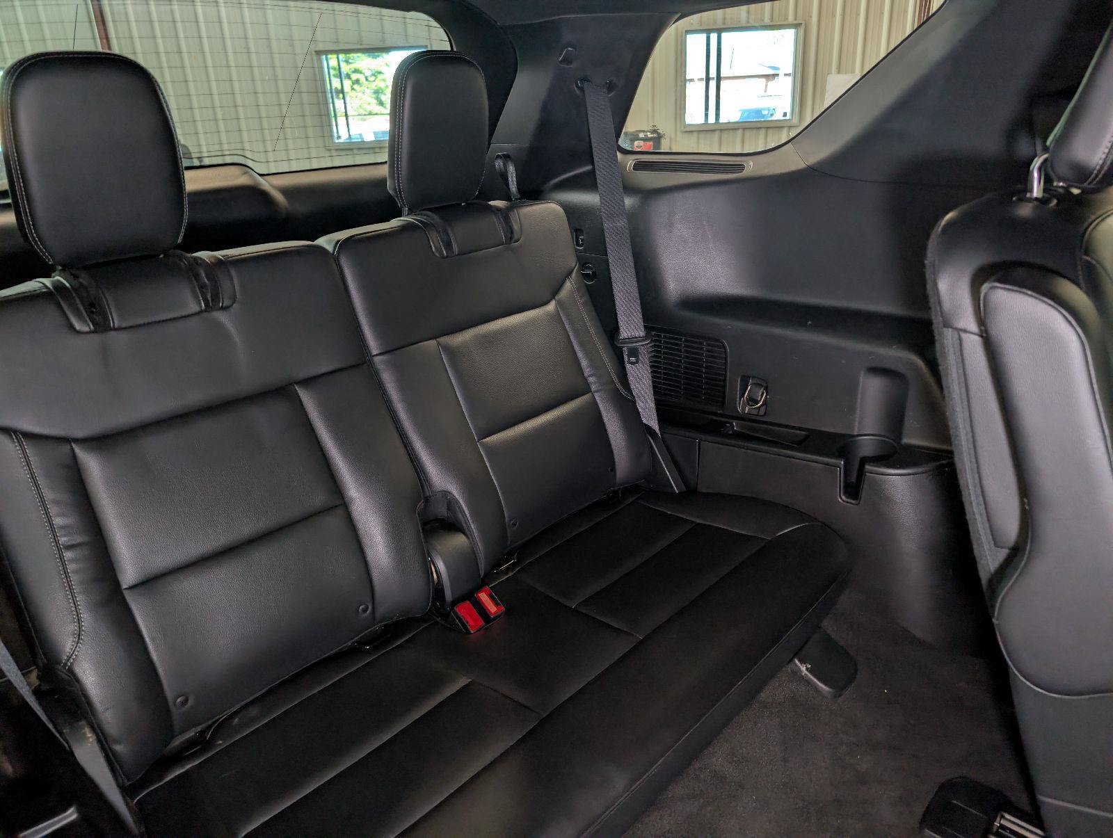 Used 2020 Ford Explorer XLT w/ Equipment Group 202A AWD/4WD image 29