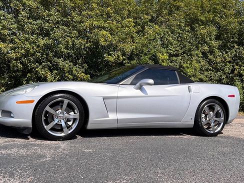Used 2009 Chevrolet Corvette Convertible image 3