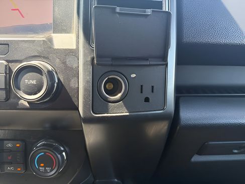 Used 2019 Ford F150 XLT w/ Equipment Group 302A Luxury AWD/4WD image 21