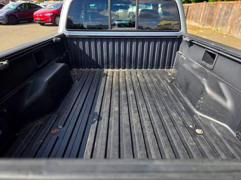 Used 2006 Toyota Tacoma 4x4 Access Cab V6 image 52