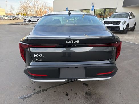 New 2025 Kia K4 LX image 7
