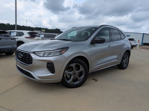 Used 2023 Ford Escape ST-Line image 4