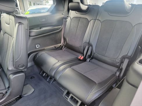 Used 2024 Jeep Grand Cherokee L Laredo image 13