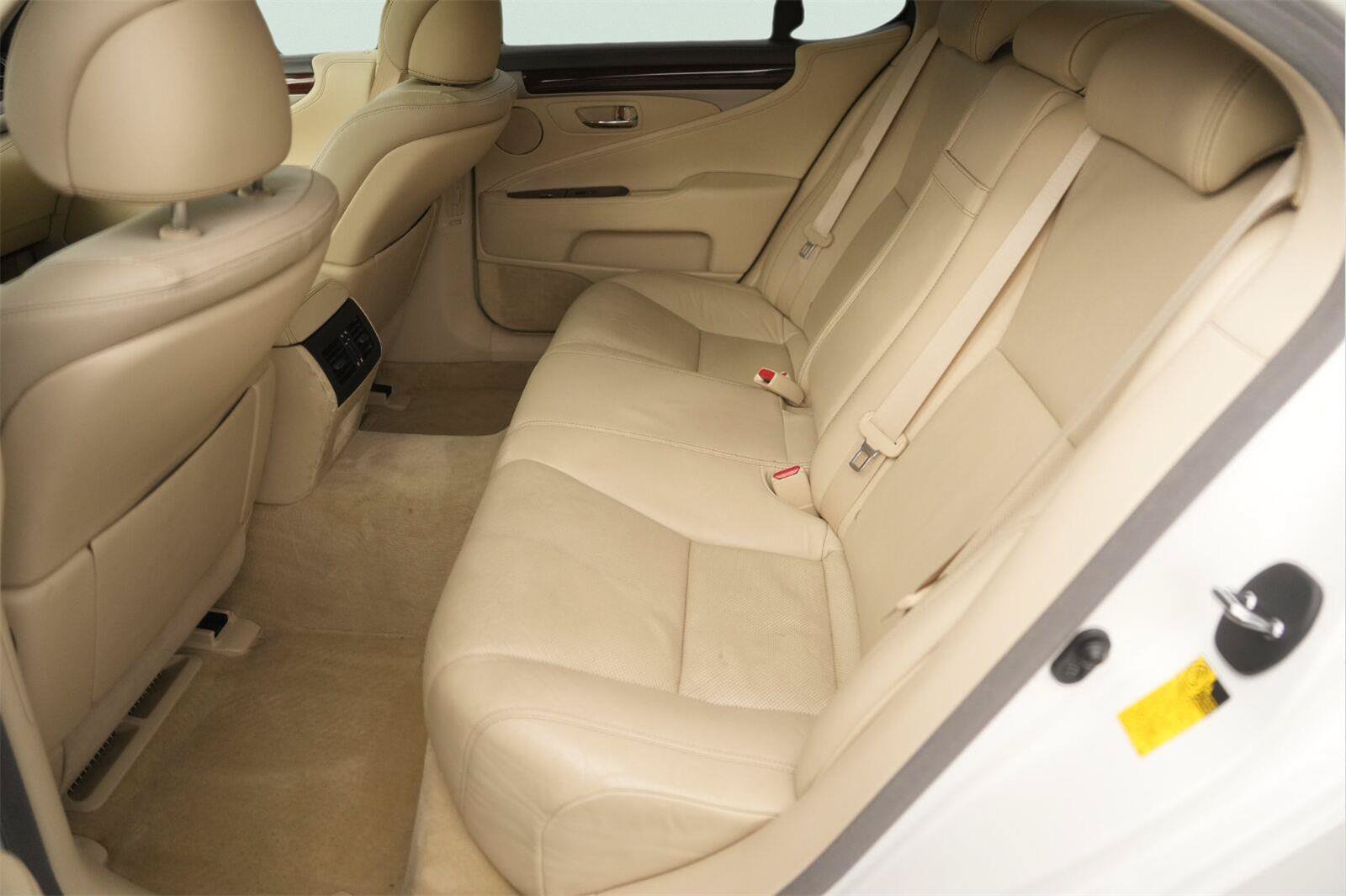 Used 2014 Lexus LS 460 w/ Comfort Package RWD image 13