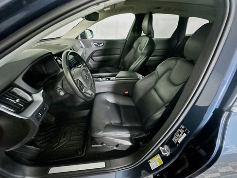 Used 2020 Volvo XC60 T5 Momentum image 13