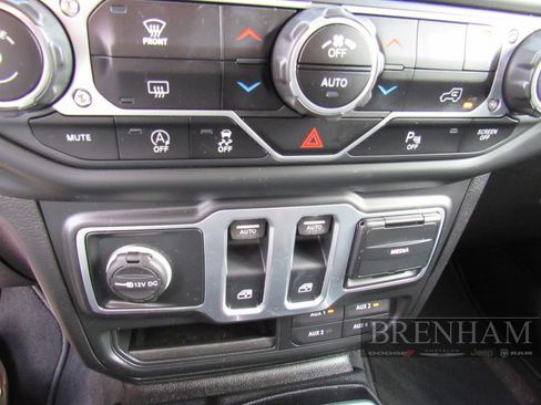 Used 2018 Jeep Wrangler Sport AWD/4WD image 21