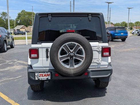 Used 2021 Jeep Wrangler Unlimited Sahara AWD/4WD image 5