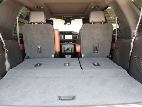 Used 2023 GMC Yukon Denali Ultimate AWD/4WD image 25