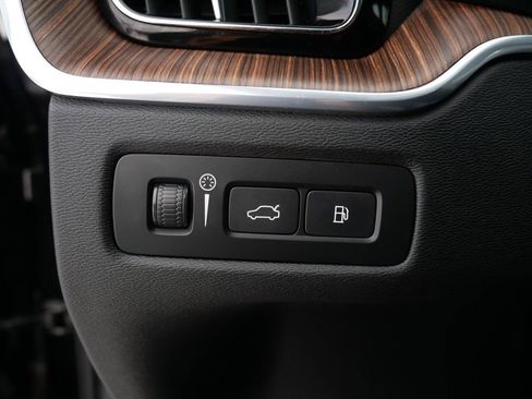 Used 2022 Volvo XC60 T8 Inscription w/ Advanced Package image 16