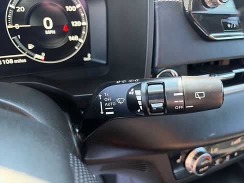 Used 2023 Mitsubishi Outlander SE Black Edition AWD/4WD image 32