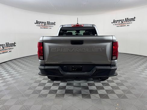 Used 2024 Chevrolet Colorado W/T image 9