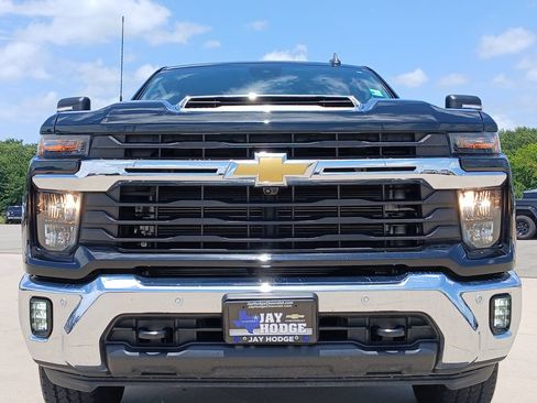 Used 2025 Chevrolet Silverado 3500 LT w/ Safety Package AWD/4WD image 32
