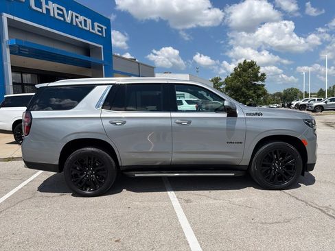 Used 2024 Chevrolet Tahoe High Country AWD/4WD image 2