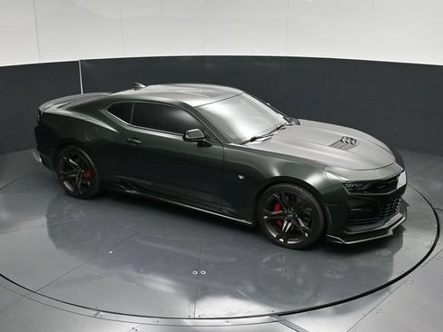 Used 2020 Chevrolet Camaro SS RWD image 46