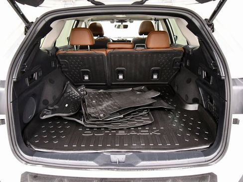Used 2022 Subaru Outback Touring image 7