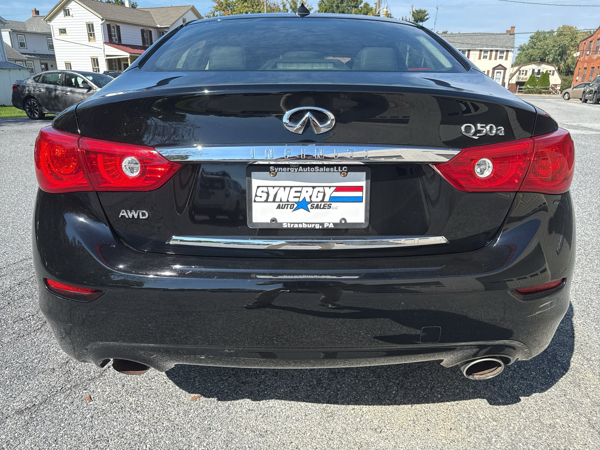 Used 2015 INFINITI Q50 AWD w/ Moonroof Package image 4