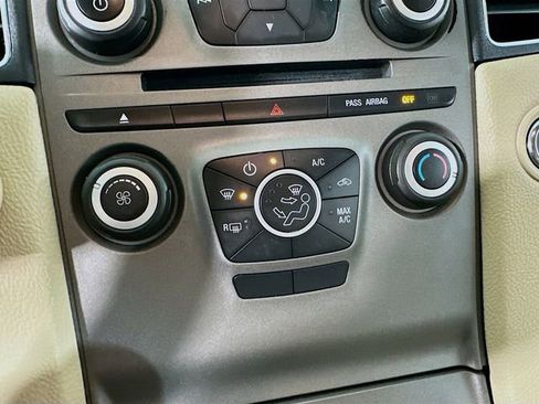 Used 2018 Ford Taurus SE image 22