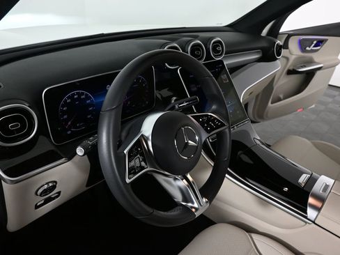 Used 2026 Mercedes-Benz GLC 300 image 6