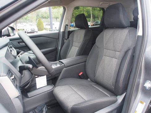 Used 2026 Nissan Rogue SV FWD image 15