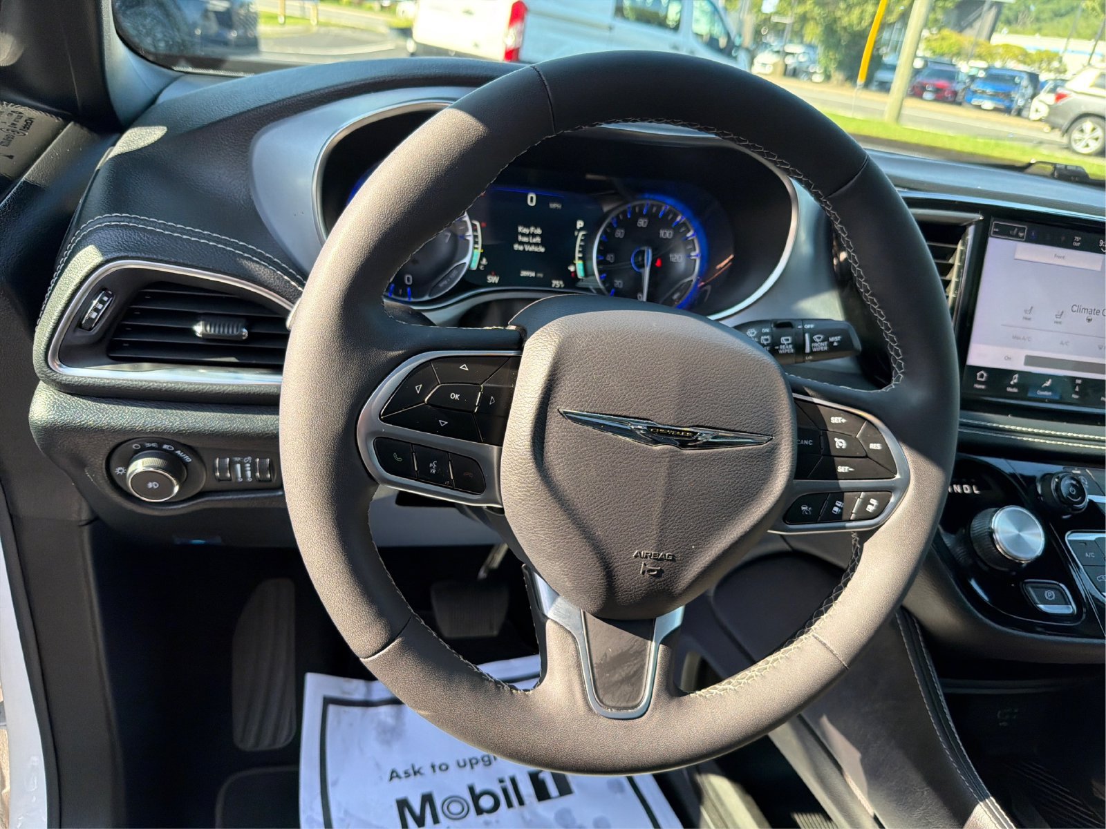 Used 2026 Chrysler Pacifica Limited FWD image 19