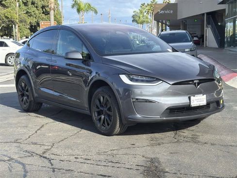 Used 2022 Tesla Model X Plaid image 8