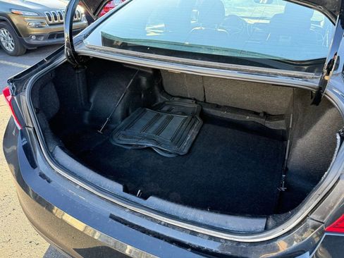 Used 2017 Chevrolet Malibu LT image 5