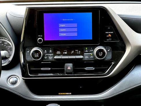Used 2023 Toyota Highlander XLE FWD image 31