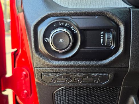 Used 2025 Jeep Wrangler Unlimited Sport AWD/4WD image 40