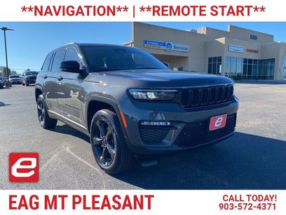 Used 2025 Jeep Grand Cherokee Limited w/ Black Appearance Package