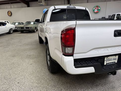 Used 2023 Toyota Tacoma SR w/ SR Convenience Package RWD image 16