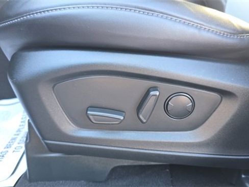 Used 2023 Ford Explorer XLT w/ Equipment Group 202A image 15