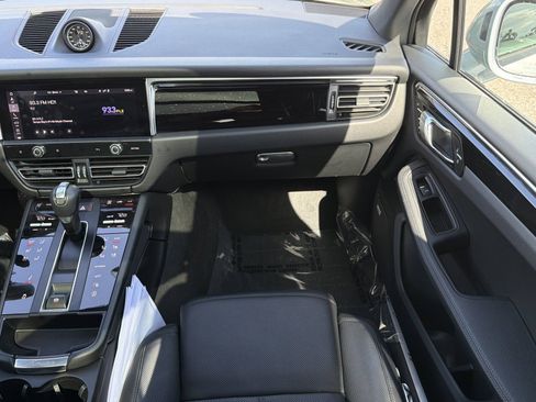 Used 2024 Porsche Macan S AWD/4WD image 17